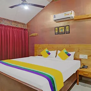 Itsy Kings L Den Hotel